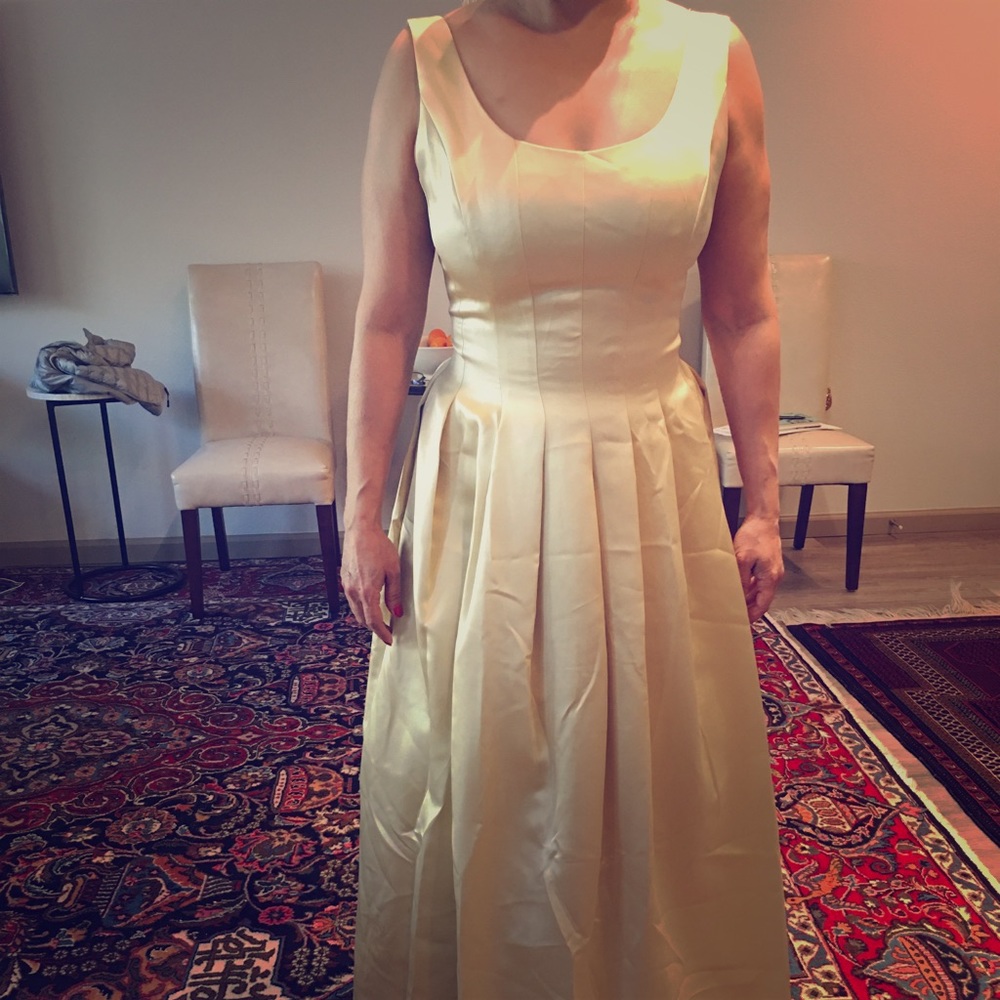 Beautiful bridesmaid/prom dress